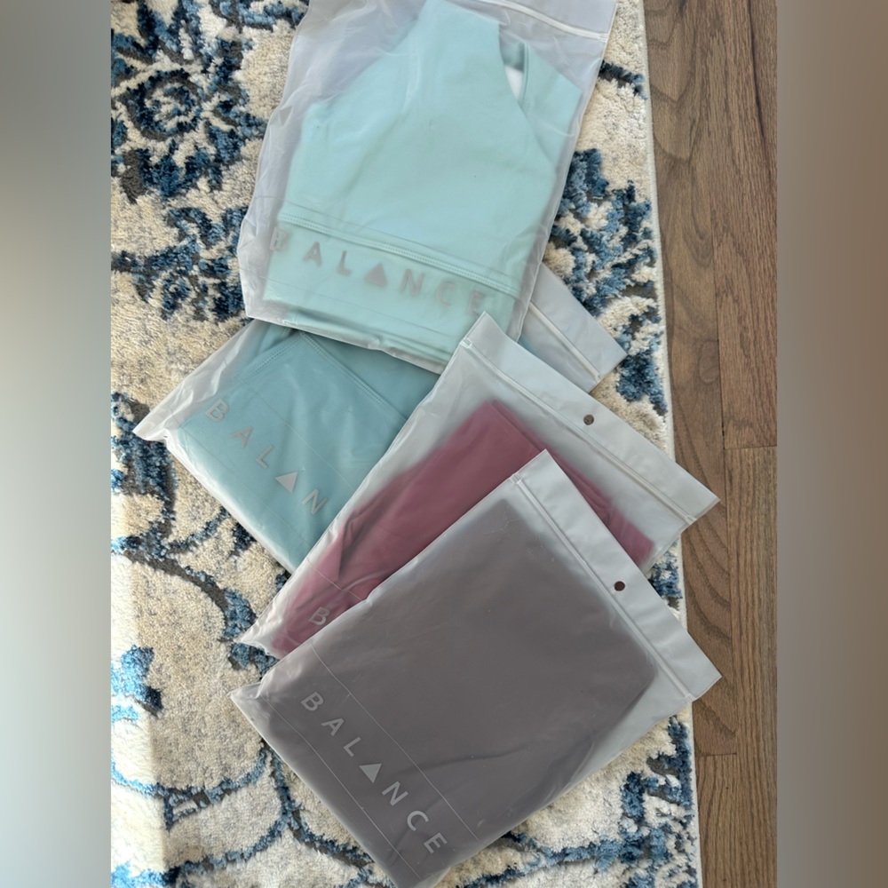 Balance Athletica Lot